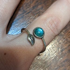 Sterling silver adjustable ring.